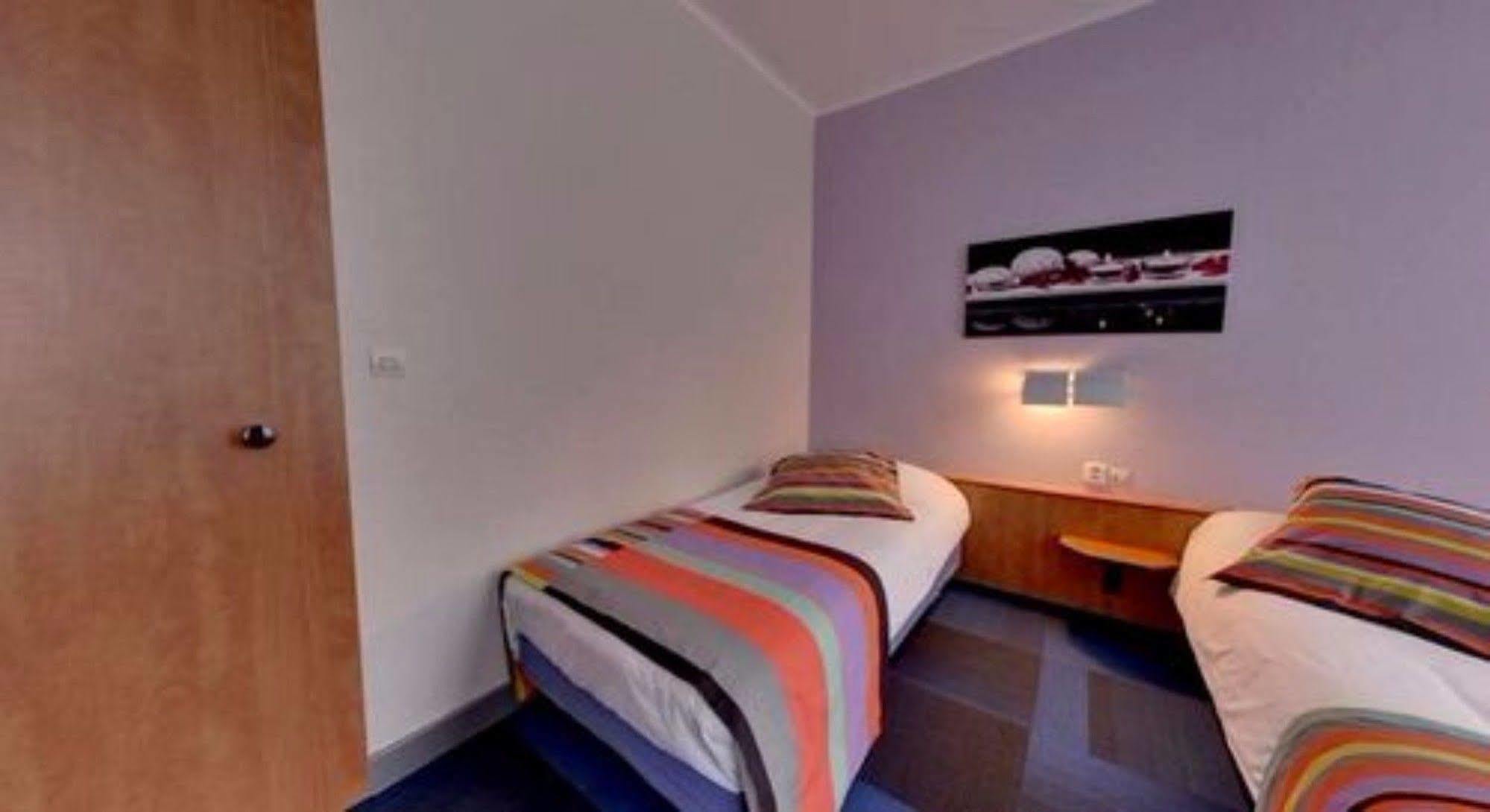 Logis Hotel De Paris Saint-Avold Exterior photo
