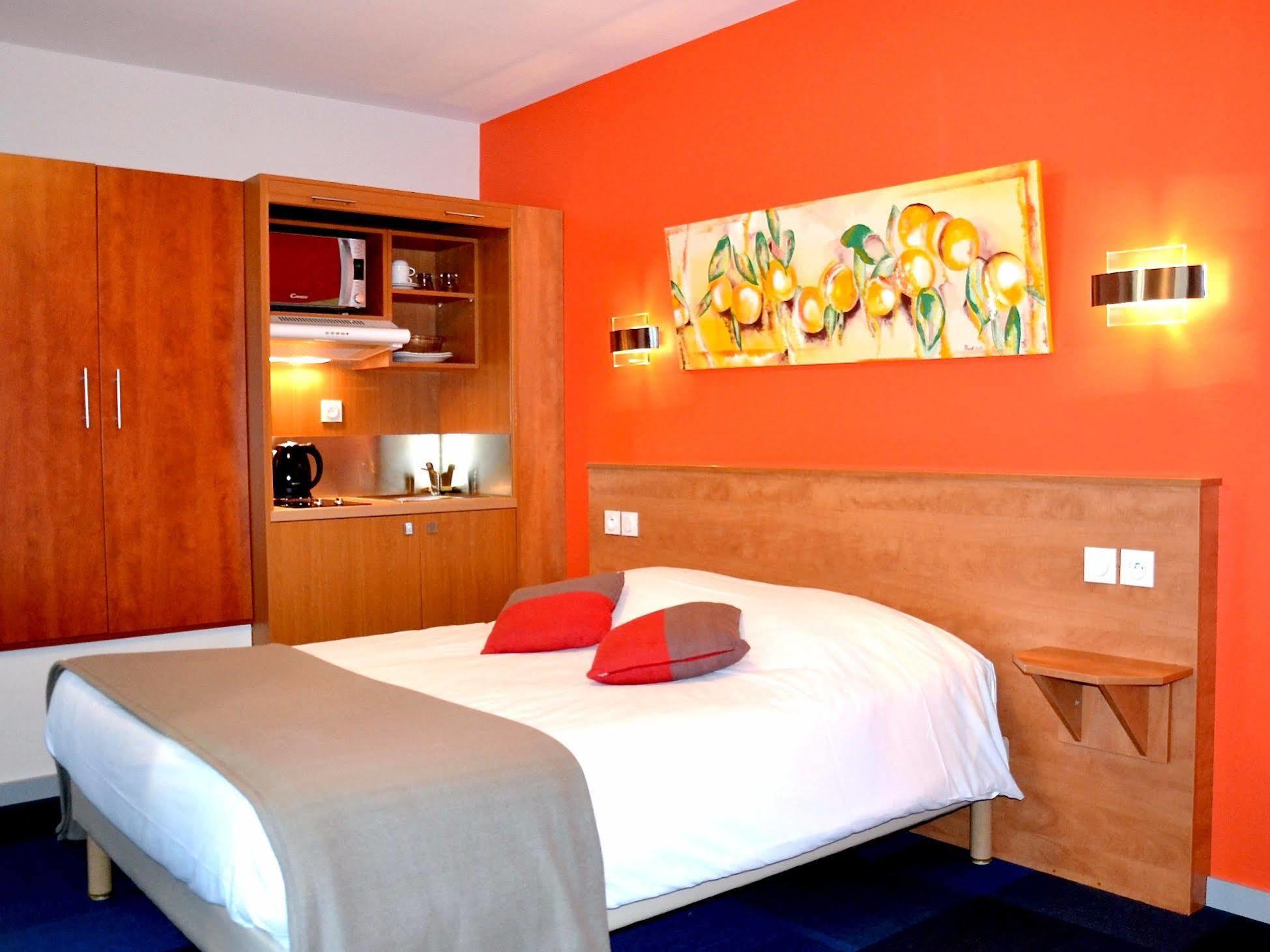 Logis Hotel De Paris Saint-Avold Exterior photo